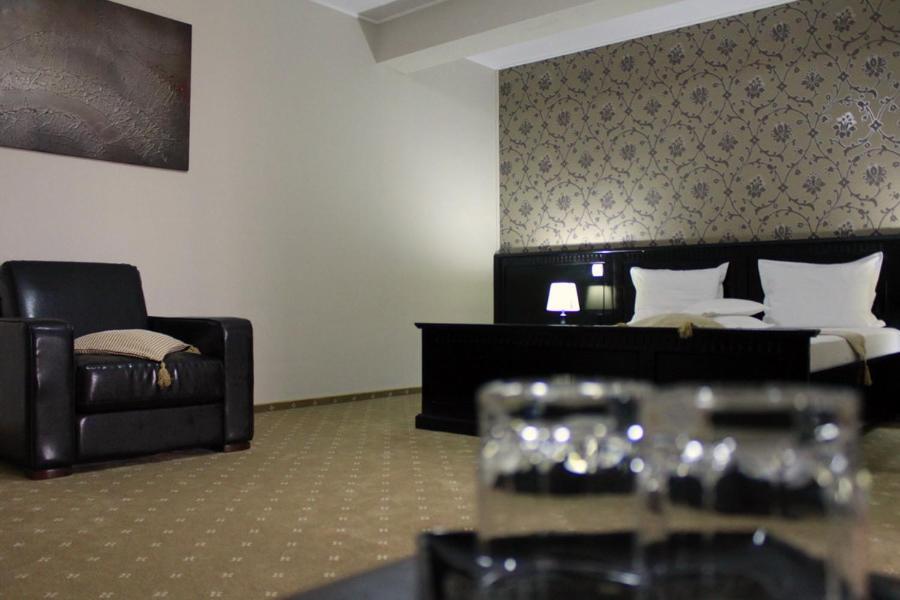 Hotel Imperium Szucsáva Kültér fotó