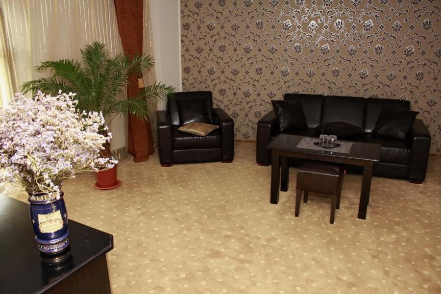 Hotel Imperium Szucsáva Kültér fotó
